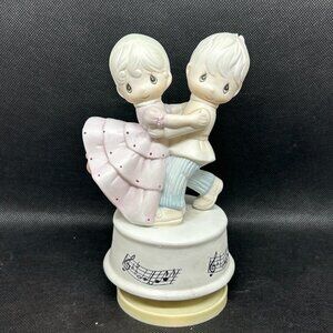 Musical figurine
